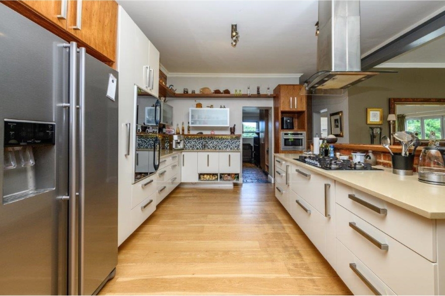 4 Bedroom Property for Sale in Lovemore Park Eastern Cape